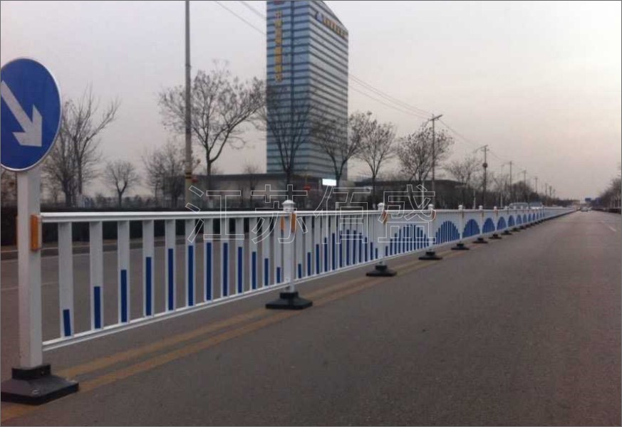 道路、市政护栏的广泛应用