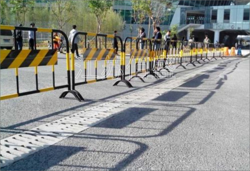 道路护栏的功能及安装注意事项