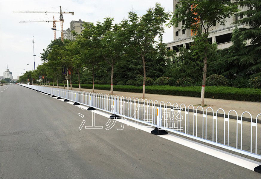 道路护栏的功能及安装注意事项