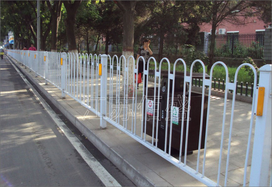 道路、市政护栏的广泛应用